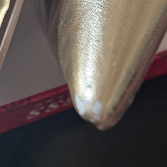 Size 7.5 (Medium Width) Gild/gold  Marciano 3.5" high Classic Leather Pumps - Picture 7 of 9